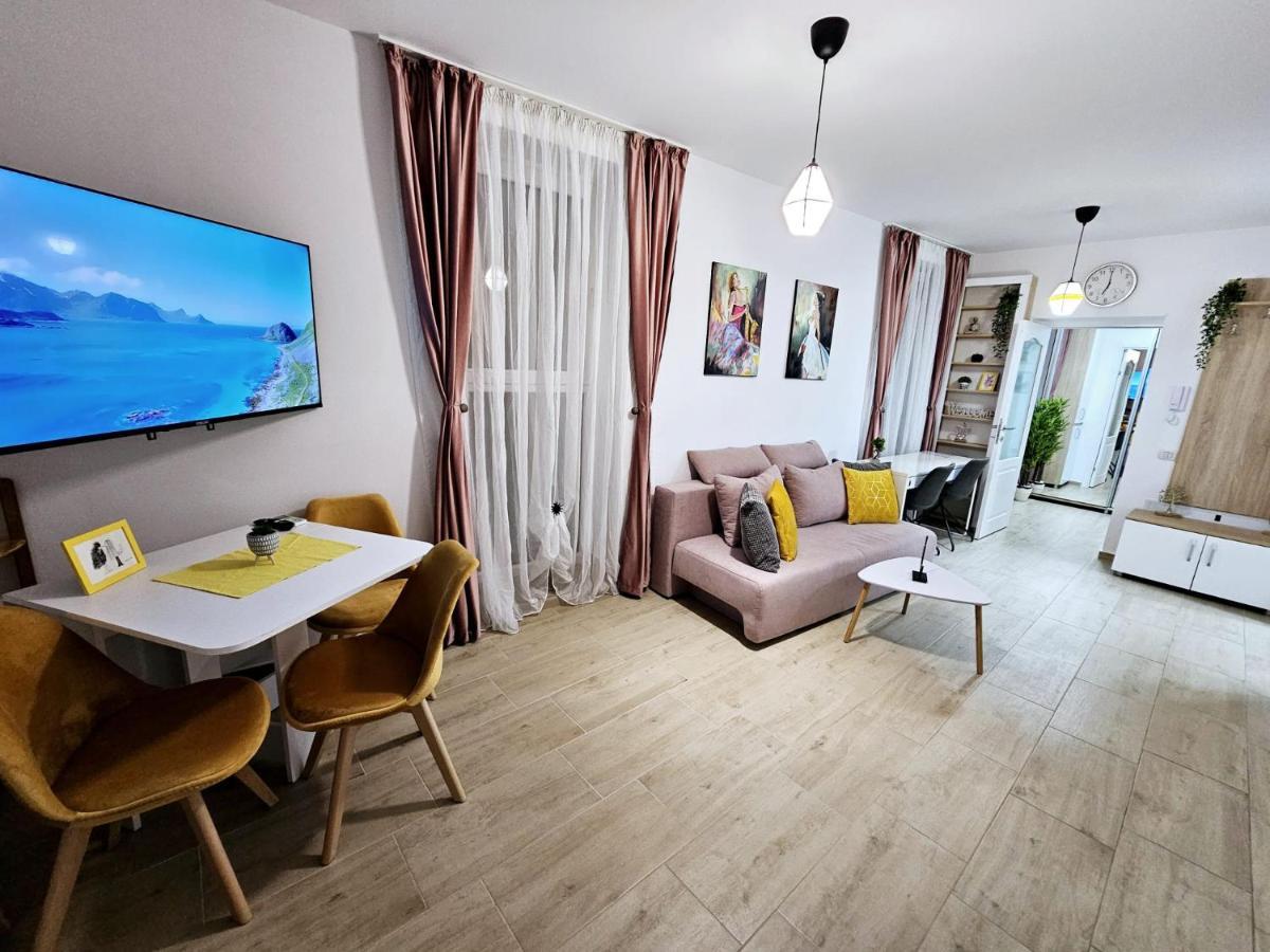 Lovely New Balcony Apartment Cismigiu Park - Pop5 Boekarest Buitenkant foto