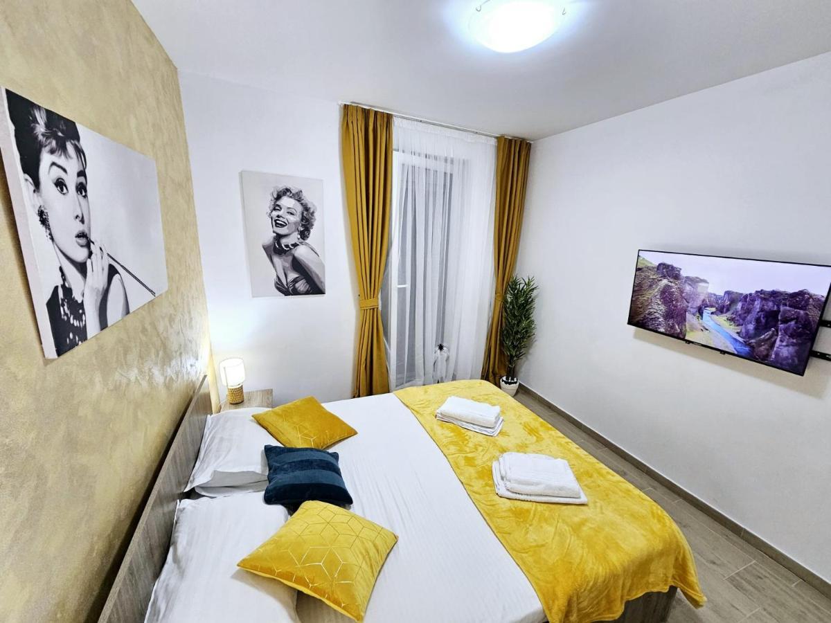 Lovely New Balcony Apartment Cismigiu Park - Pop5 Boekarest Buitenkant foto