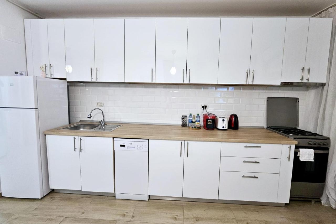 Lovely New Balcony Apartment Cismigiu Park - Pop5 Boekarest Buitenkant foto