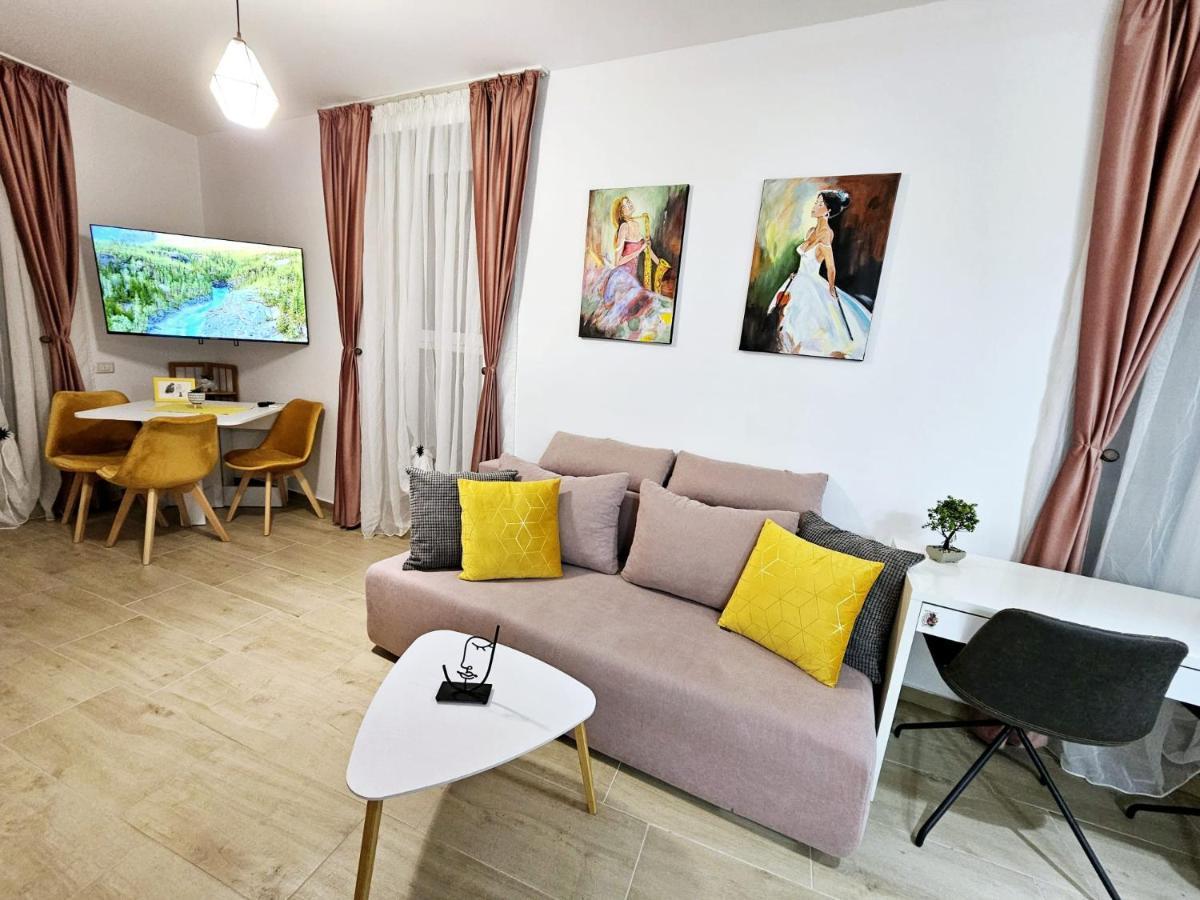 Lovely New Balcony Apartment Cismigiu Park - Pop5 Boekarest Buitenkant foto