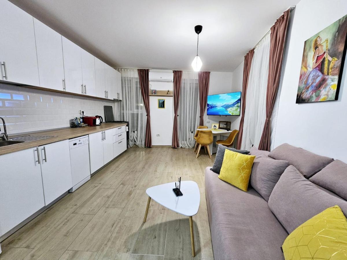Lovely New Balcony Apartment Cismigiu Park - Pop5 Boekarest Buitenkant foto