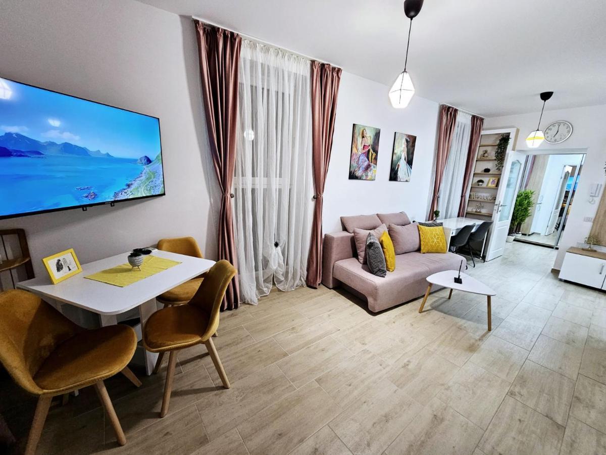 Lovely New Balcony Apartment Cismigiu Park - Pop5 Boekarest Buitenkant foto